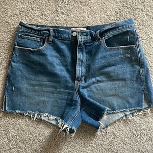 Abercrombie & Fitch The 4” Mom Short High Rise